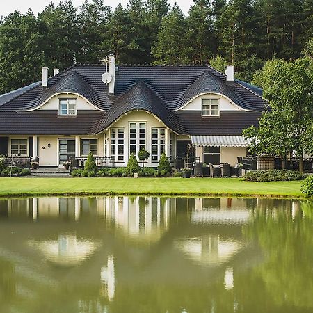 Hubertus Dwor Mysliwski Opole Kültér fotó